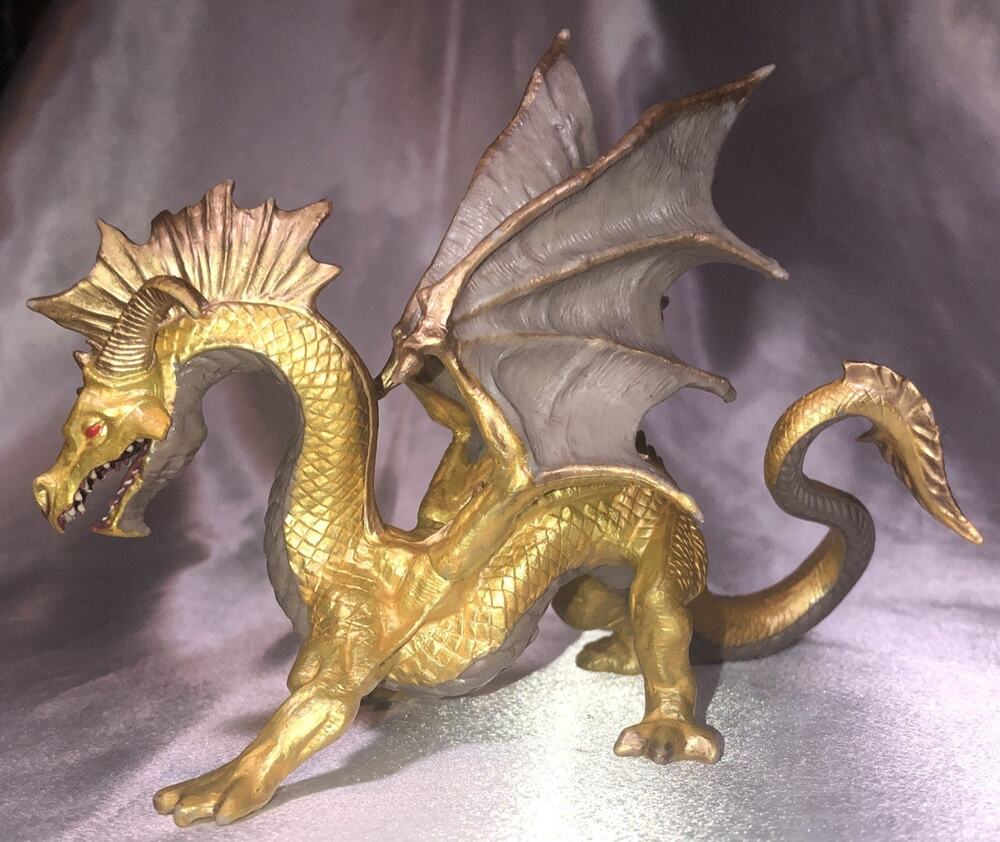 Dragon Gold Wings Fantasy Toy Figurine Safari LTD 6.5" 2013